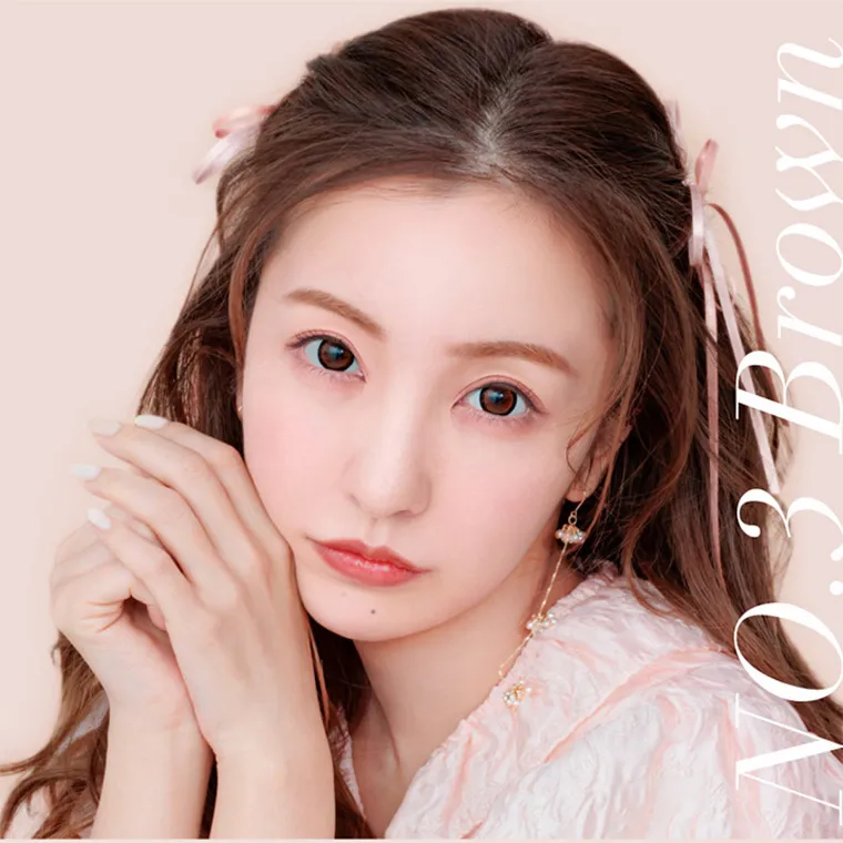 板野友美(ともちん)イメージモデルカラコン シークレットキャンディーマジック｜NO.1チョコレート NO.1 Chocolate 3 Brown ナチュラルに甘め可愛く 瞳に甘く柔らかい印象を プラスするナチュラルレンズ 着色直径 14.1