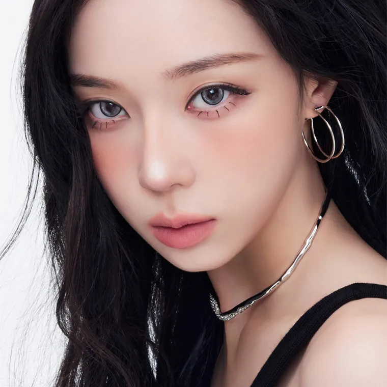 aespaイメージモデルカラコン ØTHER -アザー｜