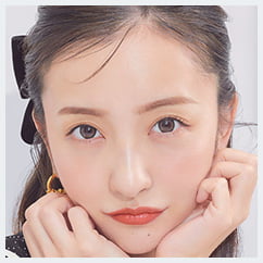 板野友美